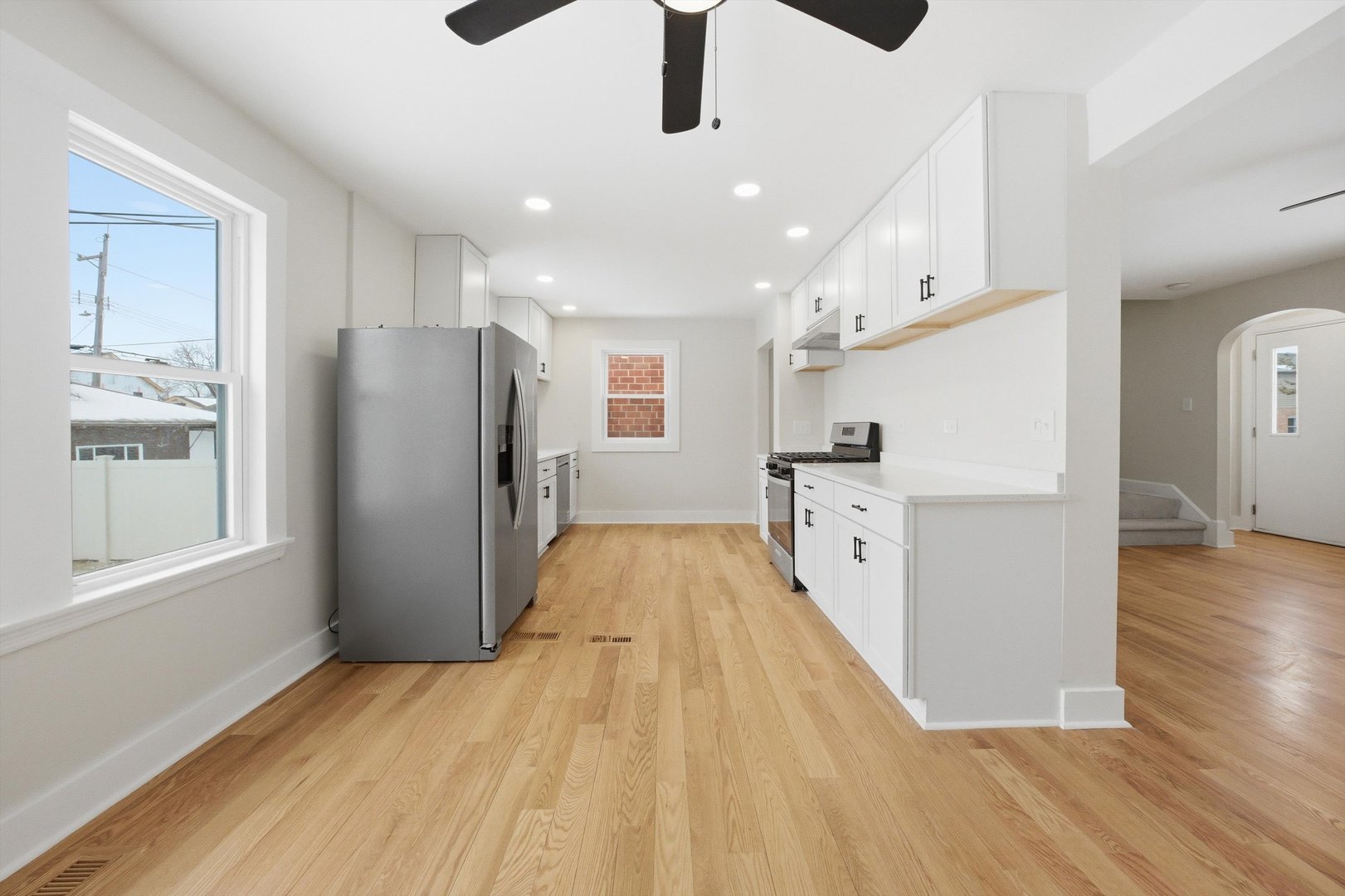 10750 South Ridgeway Avenue Chicago, IL 60655 - Photo 6 of 52