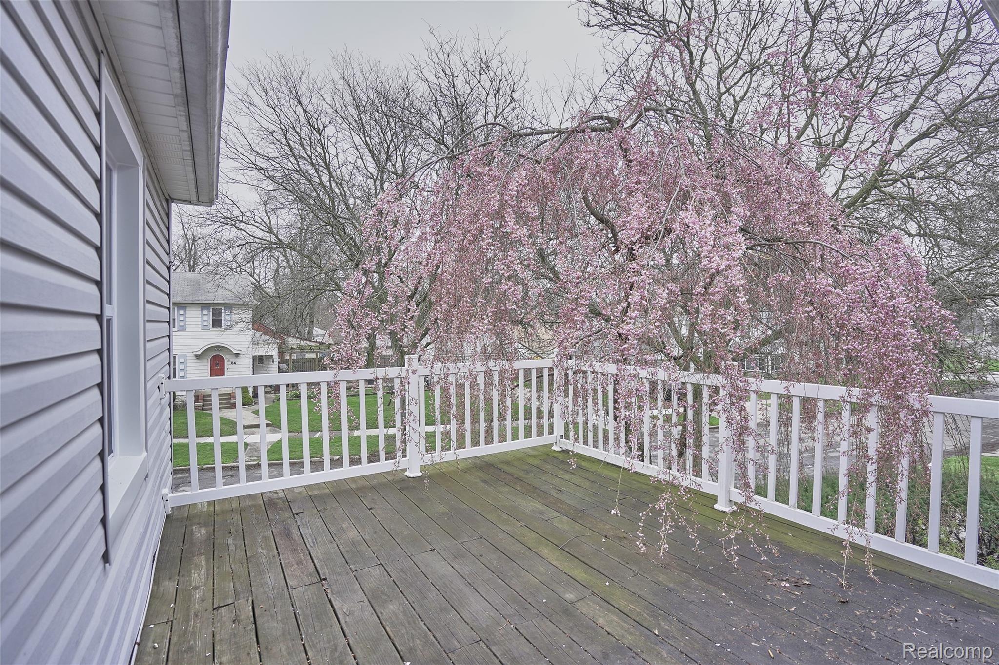 106 Ogemaw Road Pontiac, MI 48341 - Photo 8 of 49 Balcony from second floor