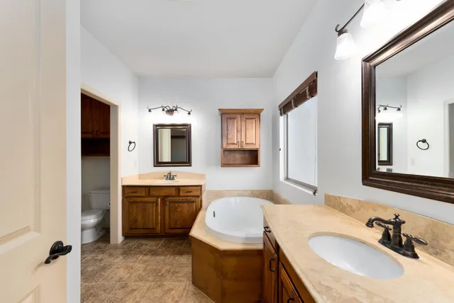 $379,900 | 15506 East Mainsgate Court, Wichita, KS 67228