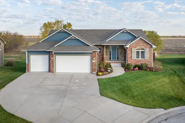 $379,900 | 15506 East Mainsgate Court, Wichita, KS 67228