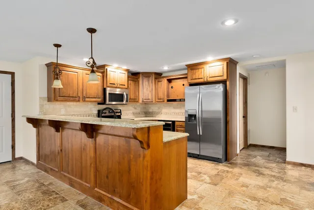 $379,900 | 15506 East Mainsgate Court, Wichita, KS 67228