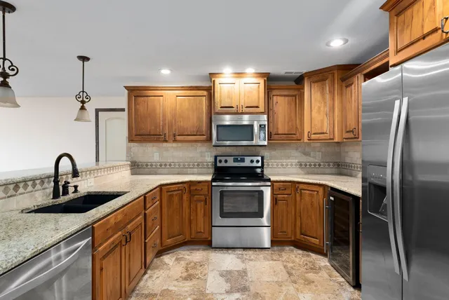 $379,900 | 15506 East Mainsgate Court, Wichita, KS 67228