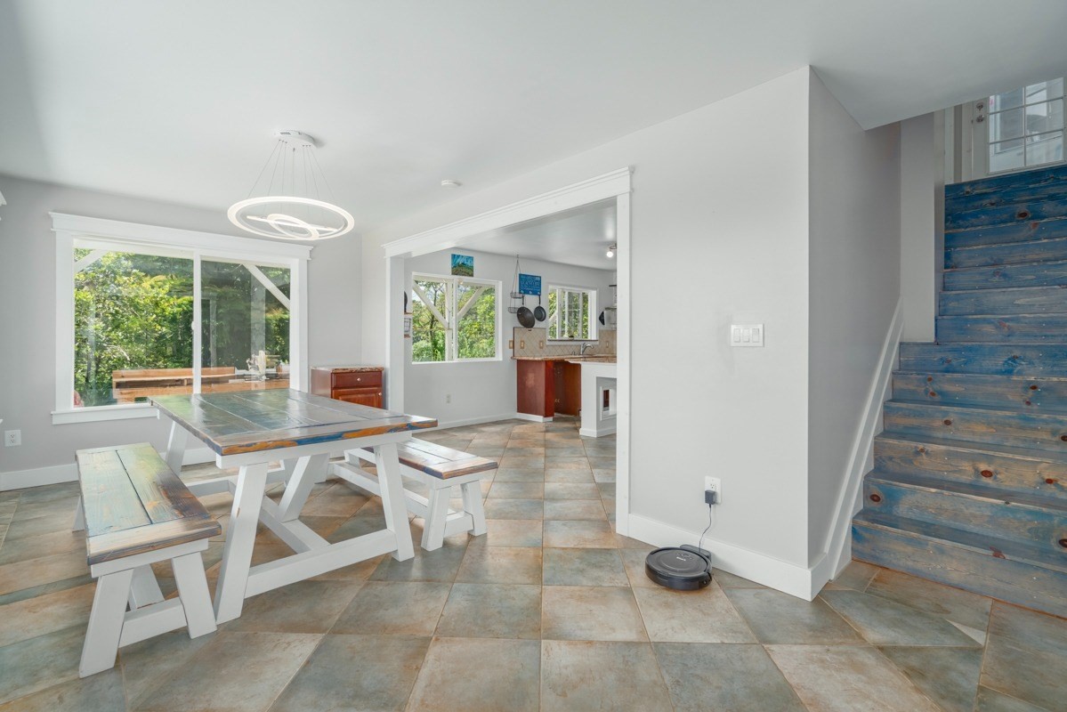 27-571 Kalaoa Camp Road Papaikou, HI 96781 - Photo 11 of 29 a view of a hallway with seating area