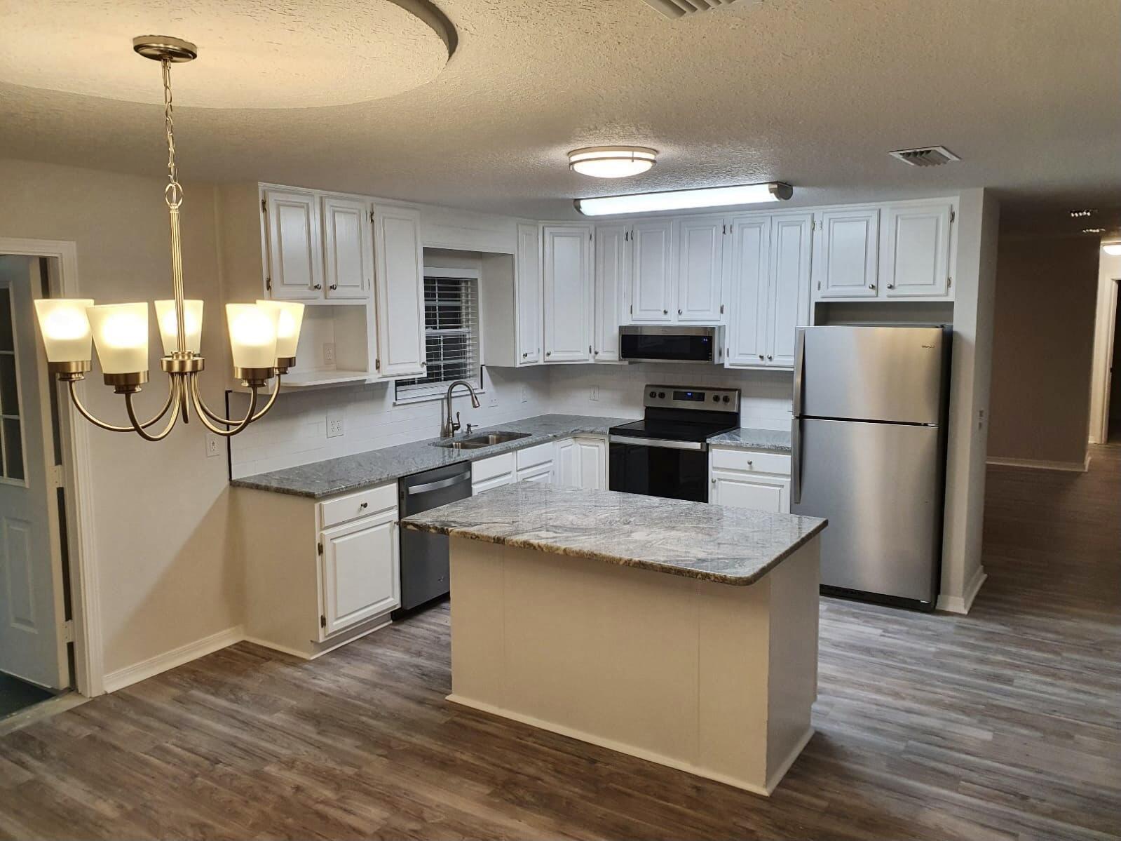 134 Roman Road DeFuniak Springs, FL 32433 - Photo 2 of 14 C7AB00E0-3E26-470D-BF4A-69B755353BFD