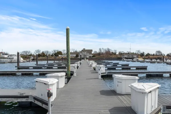a view of residential buildings and city view