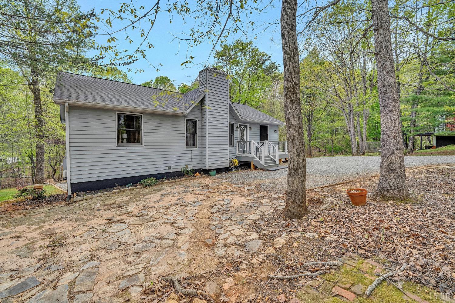 1681 Diamond Hill Road Moneta, VA 24121 - Photo 46 of 48 Gallery Image 46