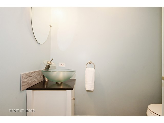 281 Middaugh Road Clarendon Hills, IL 60514 - Photo 10 of 21 Gallery Image 10