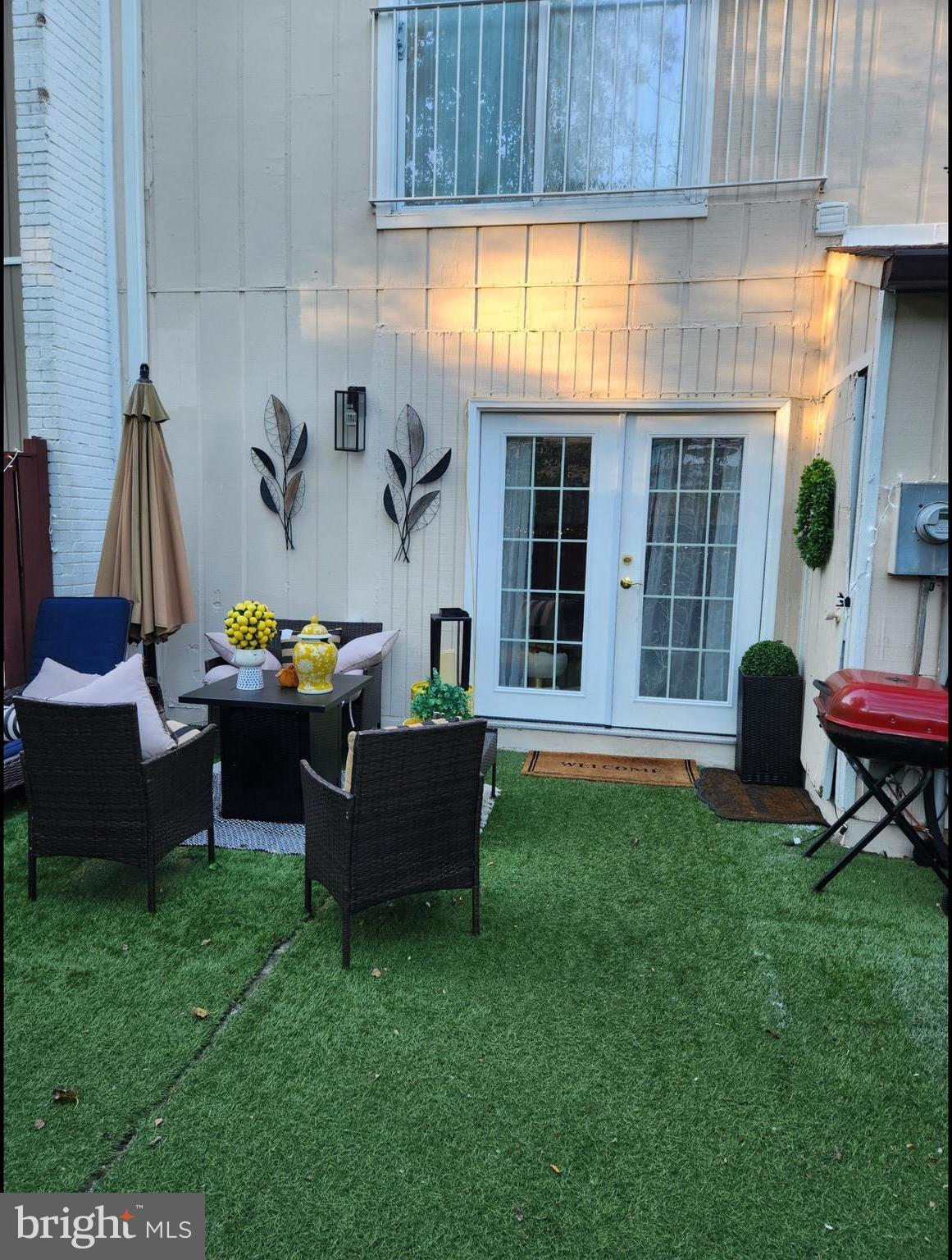 6346 Rockshire Street Alexandria, VA 22315 - Photo 10 of 10 a living room with furniture and a window