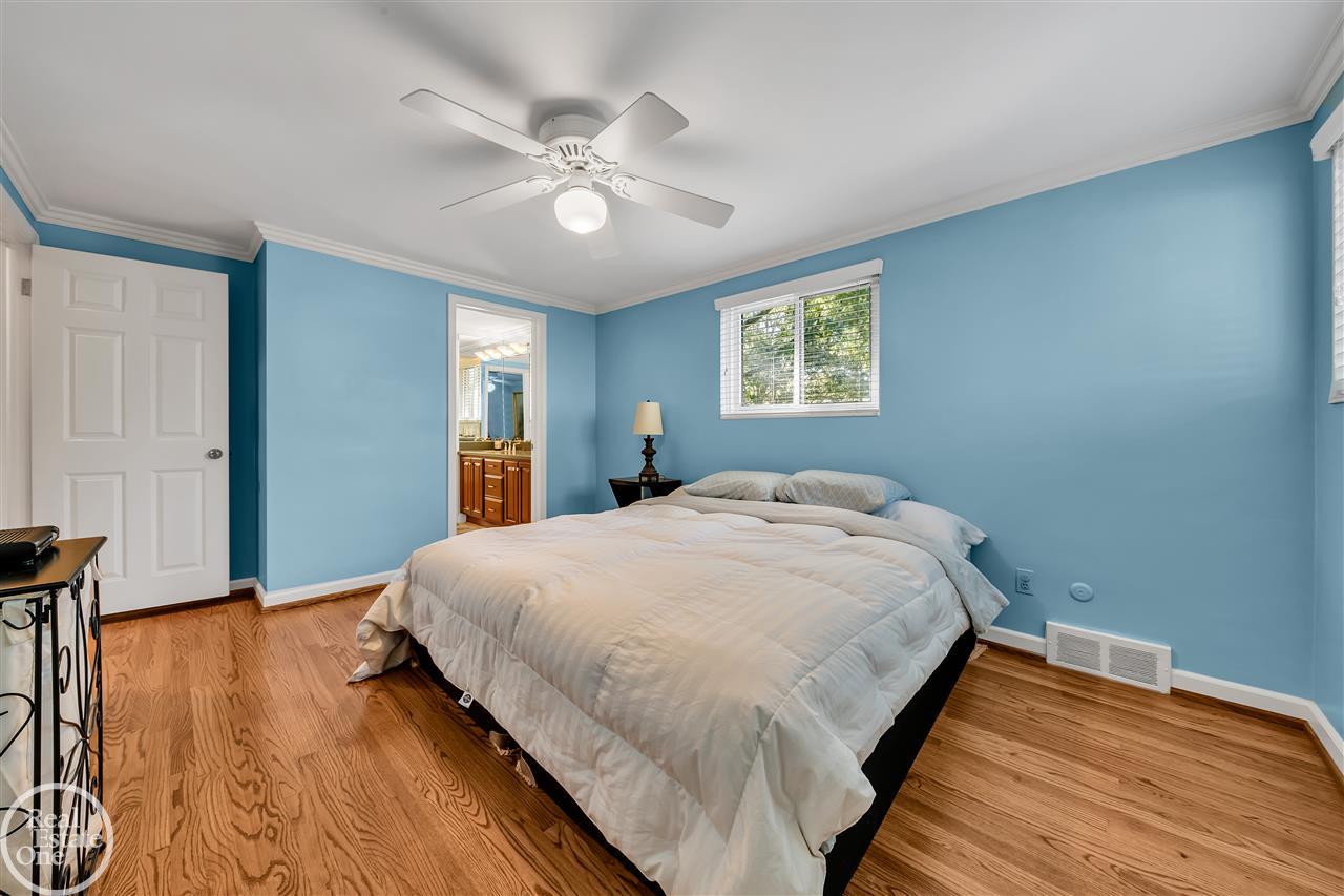 1110 Canterbury Road Grosse Pointe, MI 48236 - Photo 28 of 39 50026151-27.JPG