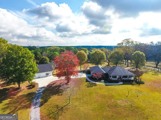 $699,900 | 2117 West Grantville Road, Grantville, GA 30220