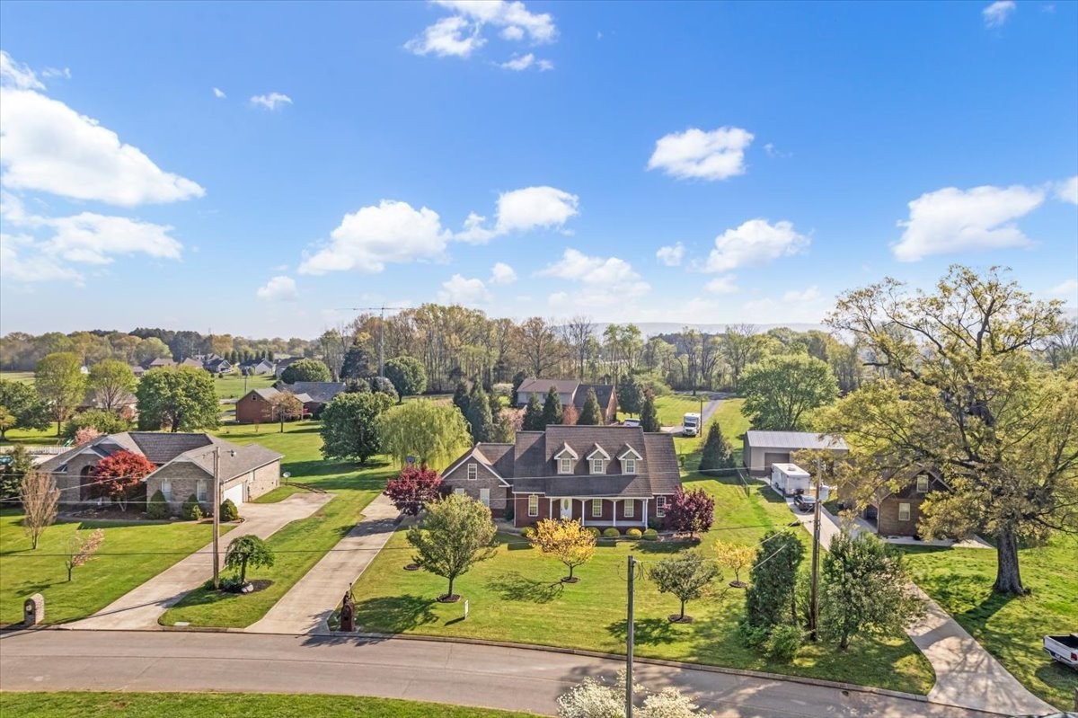 191 Mason Place Decherd, TN 37324 - Photo 4 of 53 a view of a city