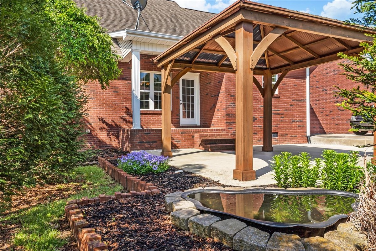 191 Mason Place Decherd, TN 37324 - Photo 48 of 53 a view of a chair in a patio