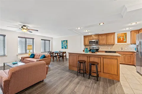 $259,000 | 221 West 48th Street, Unit 905, Kansas City, MO 64112