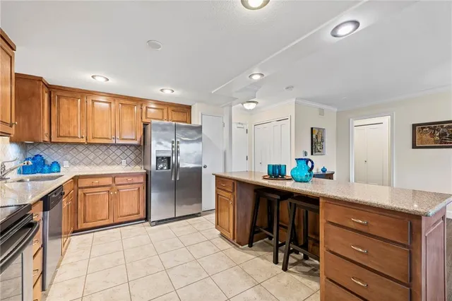 $259,000 | 221 West 48th Street, Unit 905, Kansas City, MO 64112