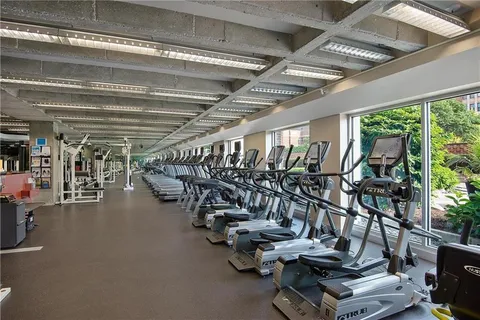 $259,000 | 221 West 48th Street, Unit 905, Kansas City, MO 64112