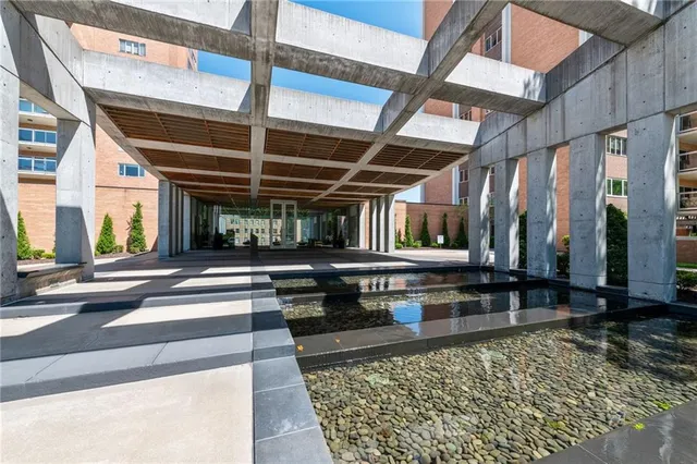 $259,000 | 221 West 48th Street, Unit 905, Kansas City, MO 64112