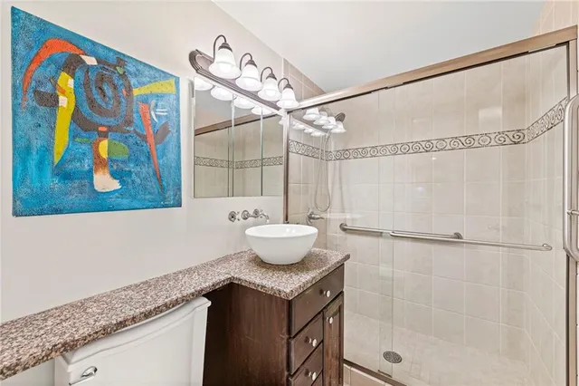 $259,000 | 221 West 48th Street, Unit 905, Kansas City, MO 64112