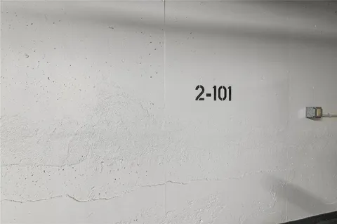 $259,000 | 221 West 48th Street, Unit 905, Kansas City, MO 64112