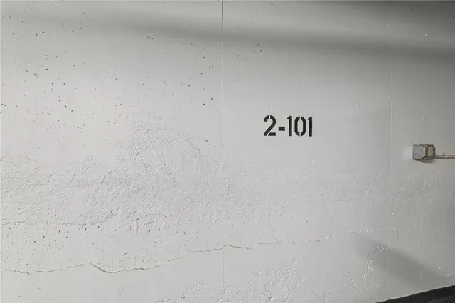 $259,000 | 221 West 48th Street, Unit 905, Kansas City, MO 64112
