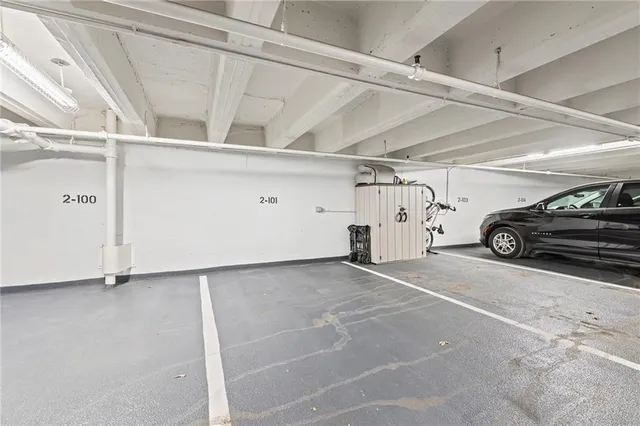 $259,000 | 221 West 48th Street, Unit 905, Kansas City, MO 64112