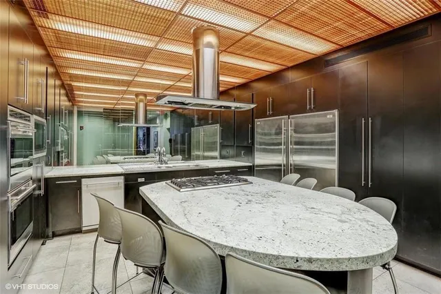 $259,000 | 221 West 48th Street, Unit 905, Kansas City, MO 64112