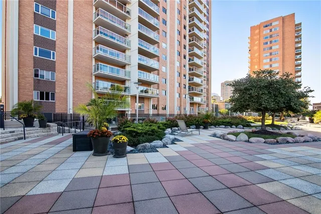 $259,000 | 221 West 48th Street, Unit 905, Kansas City, MO 64112