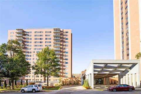 $259,000 | 221 West 48th Street, Unit 905, Kansas City, MO 64112