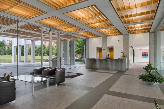 $259,000 | 221 West 48th Street, Unit 905, Kansas City, MO 64112