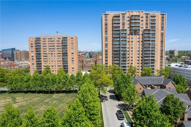 $259,000 | 221 West 48th Street, Unit 905, Kansas City, MO 64112