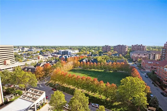 $259,000 | 221 West 48th Street, Unit 905, Kansas City, MO 64112