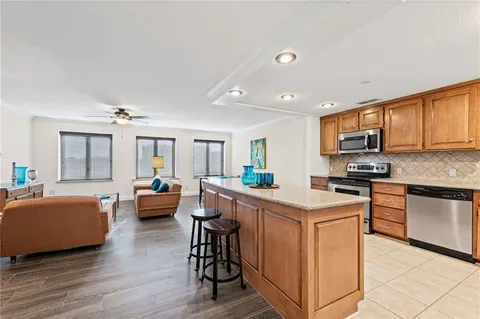 $259,000 | 221 West 48th Street, Unit 905, Kansas City, MO 64112