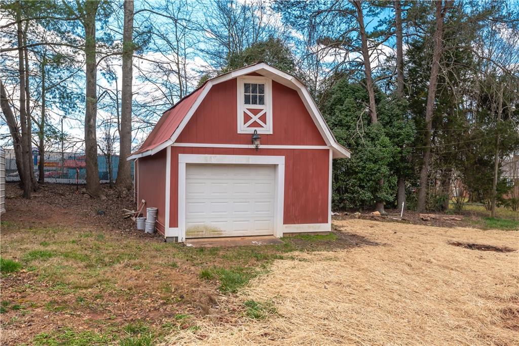607 10th Street Southwest Conover, NC 28613 - Photo 10 of 28 Gallery Image 10