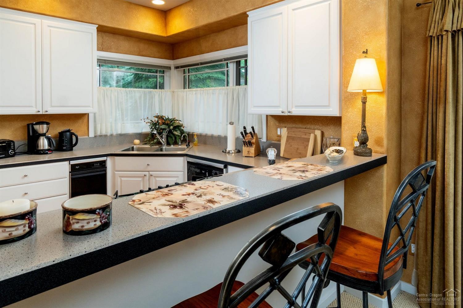 20402 Christmas Ridge Bend, OR 97702 - Photo 12 of 25 Gallery Image 12