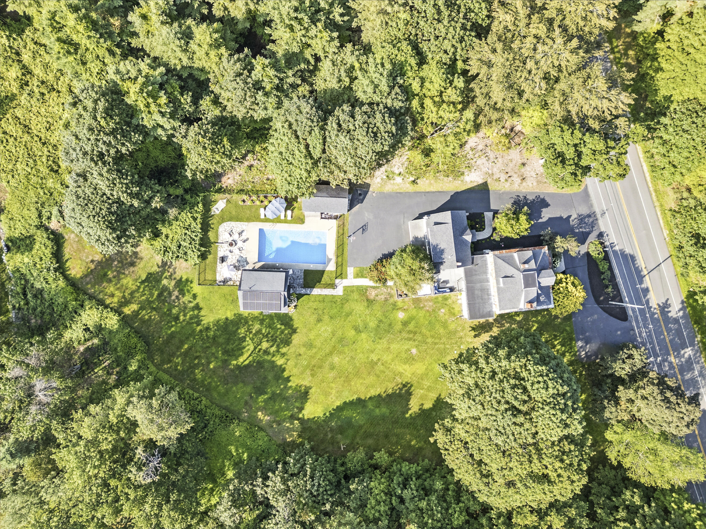 186 Foreside Road Cumberland, ME 04110 - Photo 6 of 75 98_186foreside-98
