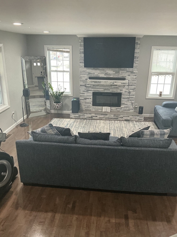 135 College Street Springfield, MA 01109 - Photo 3 of 10 Gallery Image 3