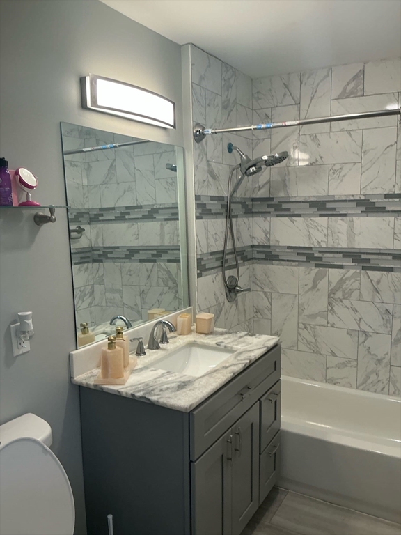 135 College Street Springfield, MA 01109 - Photo 4 of 10 Gallery Image 4