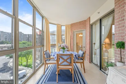$535,000 | 19350 Magnolia Grove Square, Unit 406, Leesburg, VA 20176