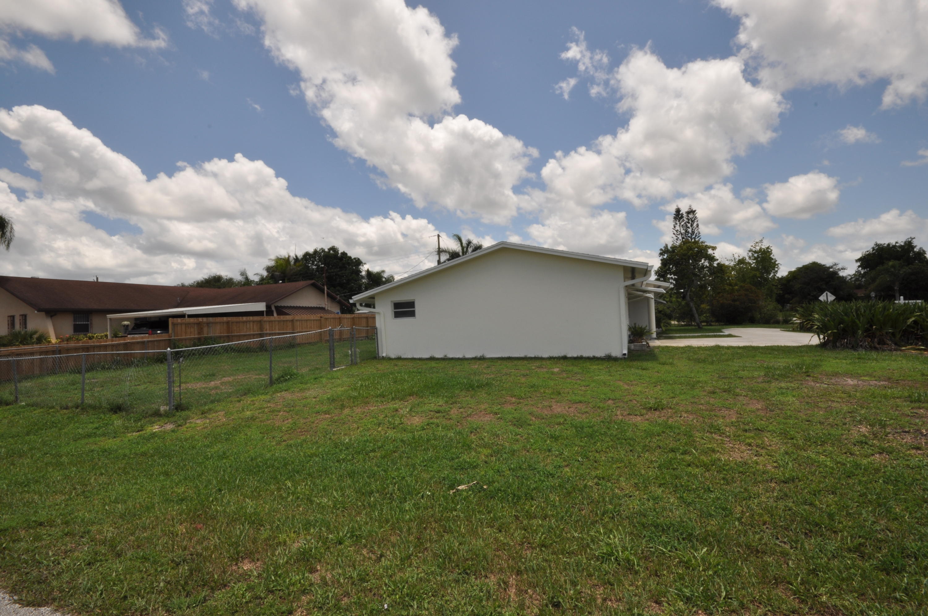 237 Akron Road Lake Worth, FL 33467 - Photo 23 of 23 Side Yard