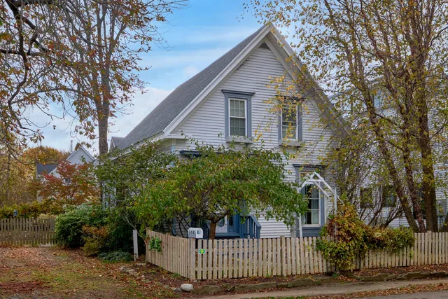 $595,000 | 21 Ocean Street, Rockland, ME 04841