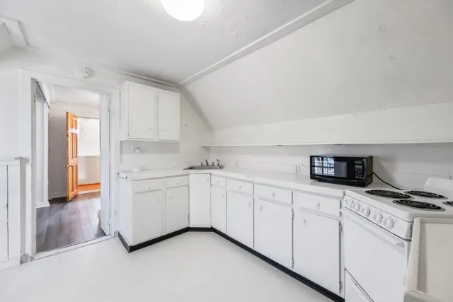 $595,000 | 21 Ocean Street, Rockland, ME 04841