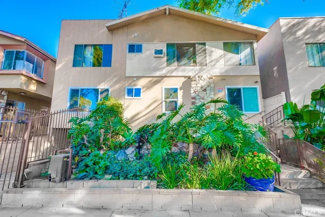 $2,500 | 930 North Stanley Avenue, Unit 9, West Hollywood, CA 90046