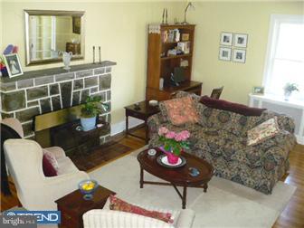 511 Kathmere Road Havertown, PA 19083 - Photo 3 of 12 Living Room
