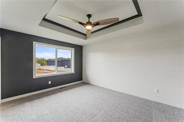 $419,900 | 2200 Southeast Oak Ridge Drive, Oak Grove, MO 64075