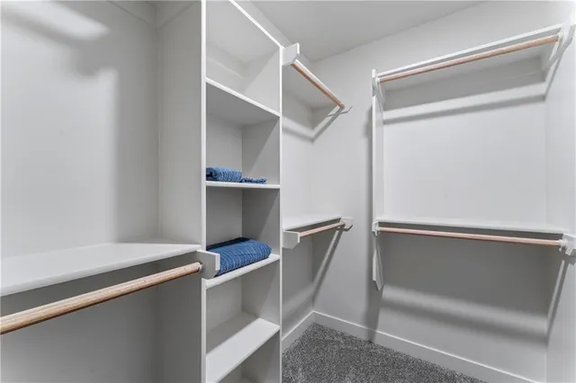 $419,900 | 2200 Southeast Oak Ridge Drive, Oak Grove, MO 64075