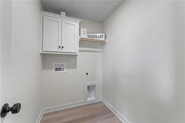 $419,900 | 2200 Southeast Oak Ridge Drive, Oak Grove, MO 64075