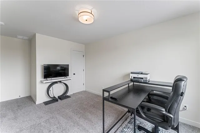 $419,900 | 2200 Southeast Oak Ridge Drive, Oak Grove, MO 64075