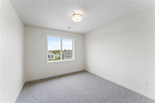 $419,900 | 2200 Southeast Oak Ridge Drive, Oak Grove, MO 64075