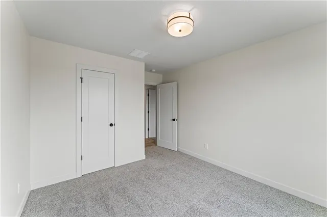 $419,900 | 2200 Southeast Oak Ridge Drive, Oak Grove, MO 64075