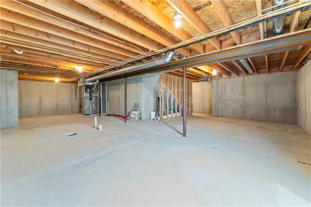 $419,900 | 2200 Southeast Oak Ridge Drive, Oak Grove, MO 64075