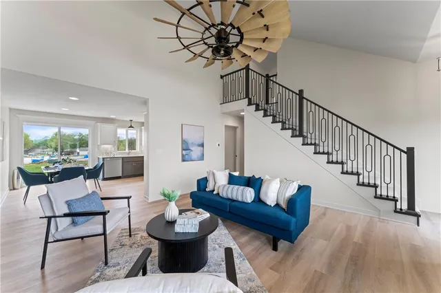 $419,900 | 2200 Southeast Oak Ridge Drive, Oak Grove, MO 64075